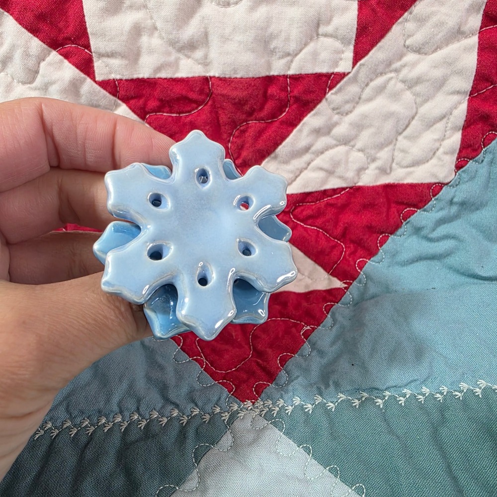 Nora Fleming Let It Snow Snowflake Ceramic Mini Plate Charm Blue A162